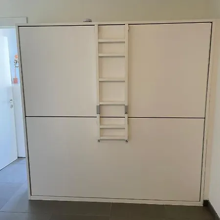 Bad Apartment *